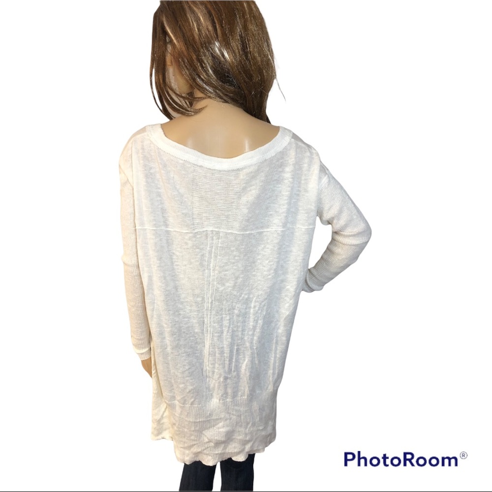 FREE PEOPLE LINEN BLEND LIGHTWEIGHT SLOUCHY FIT HIGH/LOW SWEATER - Picture 3 of 7